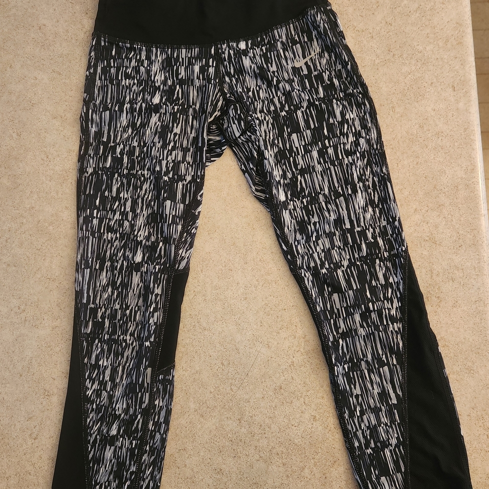 Nike Dri Fit Black and White Patterned Leggings Size XS